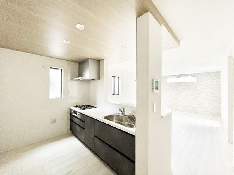 �L�b�`���@���������Ȃ��炲�Ƒ��Ƃ̉�b���y���߂�ΖʃJ�E���^�[�L�b�`��