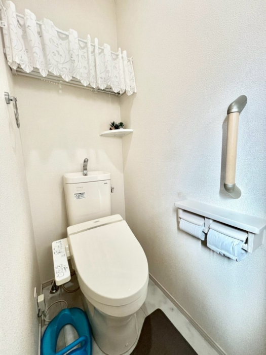 �g�C���@�g�C����1�K��2�K���ꂼ��ɔz�u����Ă��ĂƂĂ��֗��ł��B 