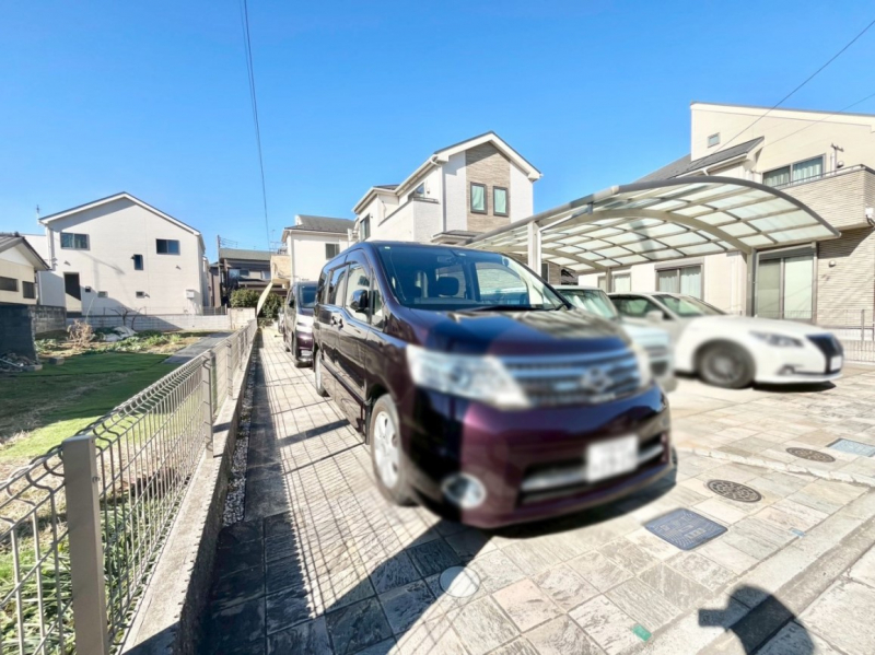 �@2��i�Ԏ�ɂ��j���ԉI���Ƒ��݂�Ȃ̎��]�Ԃ��u����L�X�J�[�X�y�[�X�B