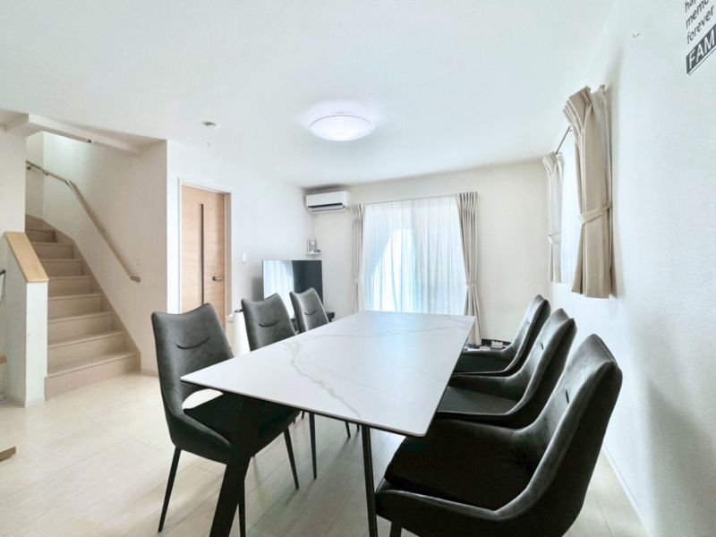 ���r���O�@�傫�ȑ����炽���Ղ�̗z���ƕ����������郊�r���O