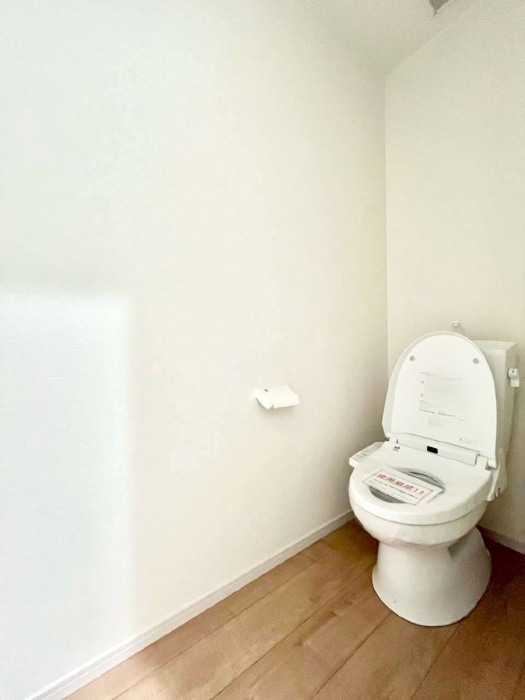 �g�C���@�g�C����1�K��2�K���ꂼ��ɔz�u����Ă��ĂƂĂ��֗��ł��B 