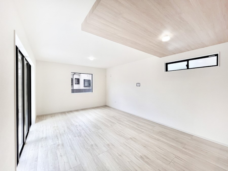 ���r���O�@�Ƒ��c���̎��Ԃ����������Ȃ��났�̃��r���O�_�C�j���O�B   