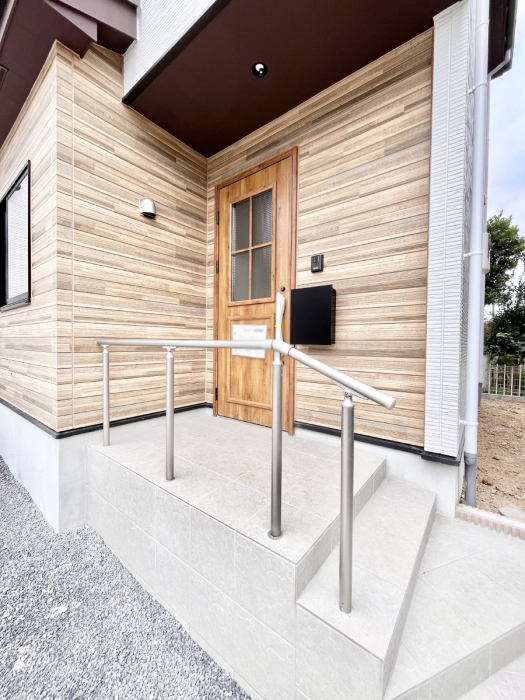 ���ց@��؂ȉƑ��A���q���o�}���錺�ցB