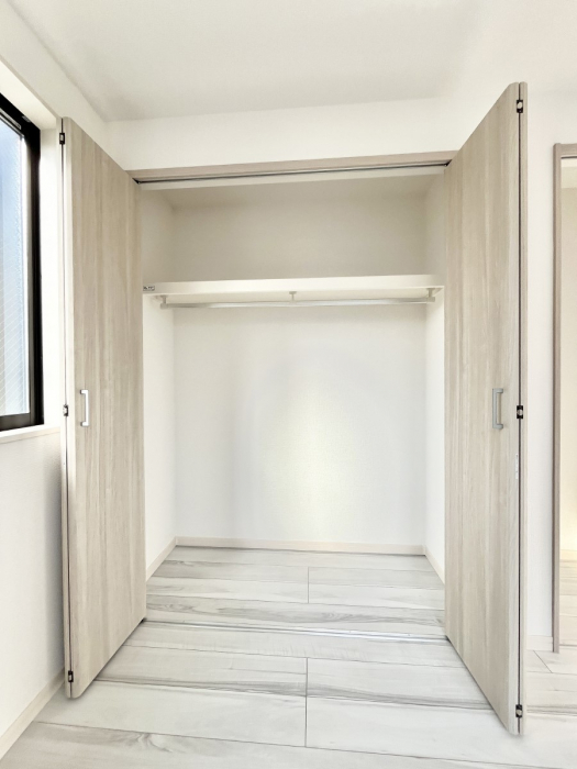 ���[�@�m���̃N���[�[�b�g�B���s��������̂Ō���̈ߗނ�����������܂�܂��B