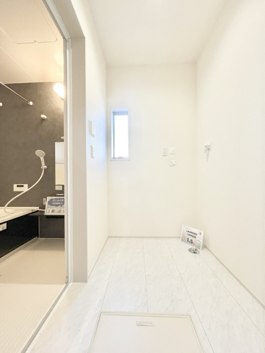 ���̑��@���̂��閾�邢�����h���[�X�y�[�X