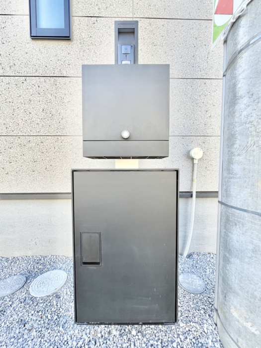 ���̑��@�\�D�E�C���^�[�z���E�|�X�g�E��z�a�n�w���ЂƂɏW��B�G���g�����X�ɂȂ��ރV���v���f�U�C���B