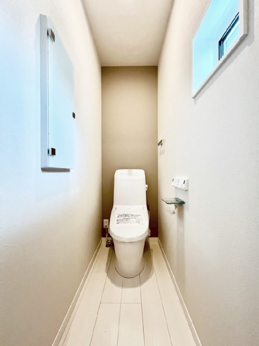 �g�C���@�g�C����1�K��2�K���ꂼ��ɔz�u����Ă��ĂƂĂ��֗��ł��B 