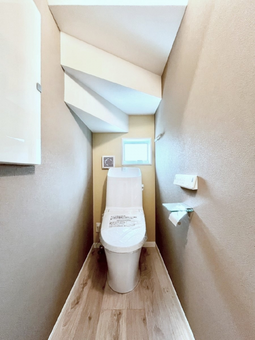 �g�C���@�g�C����1�K��2�K���ꂼ��ɔz�u����Ă��ĂƂĂ��֗��ł��B 