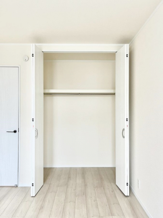 ���[�@�m���̃N���[�[�b�g�B���s��������̂Ō���̈ߗނ�����������܂�܂��B