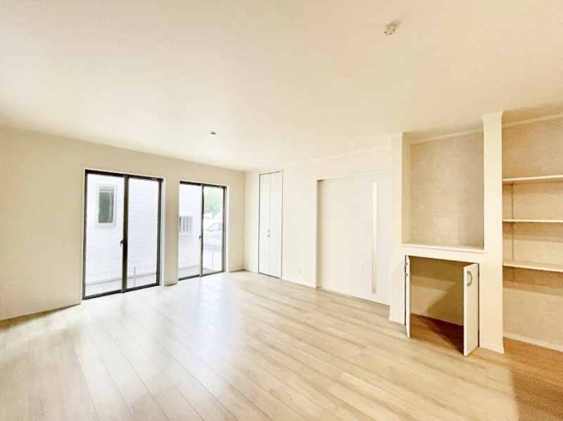 ���r���O�@�傫�ȑ����炽���Ղ�̗z���ƕ����������郊�r���O