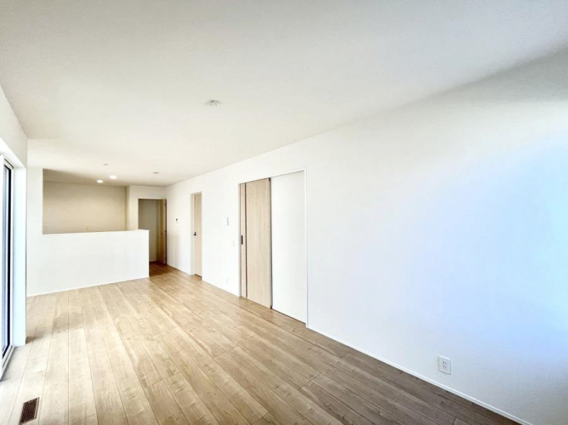 ���r���O�@�������������͋C�̂k�c�j�͉Ƒ��݂�Ȃ̉��K���  