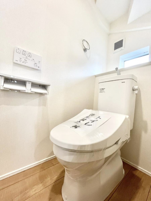 �g�C���@�g�C����1�K��2�K���ꂼ��ɔz�u����Ă��ĂƂĂ��֗��ł��B 