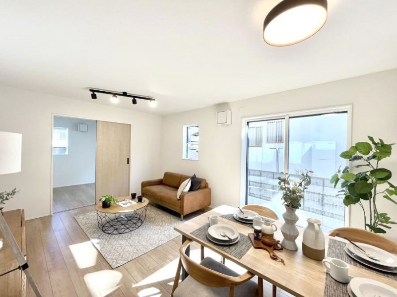 ���̑����ρ@�傫�ȑ����炽���Ղ�̗z���ƕ����������郊�r���O  