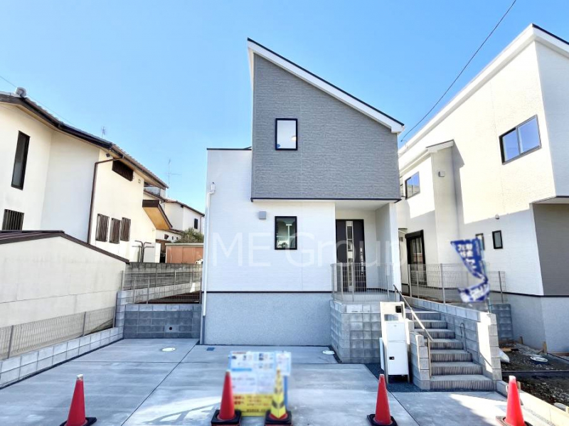 ���n�O�ώʐ^�@�������ꂽ�O�ρA�㎿�ȏZ��Ԃ��L���鎺���͉i�����S���ĉ߂�����Z���ł��B 