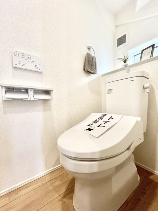 �g�C���@�g�C����1�K��2�K���ꂼ��ɔz�u����Ă��ĂƂĂ��֗��ł��B 