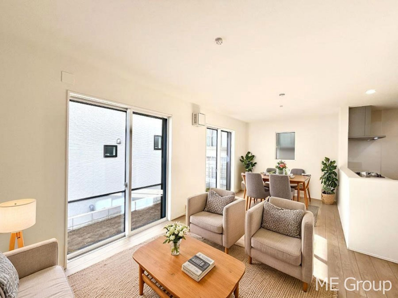 ���r���O�@���Ƒ��̓��₩�Șb�����ŕ�܂�閾�邢���r���O  ���Ƌ��CG�ł�