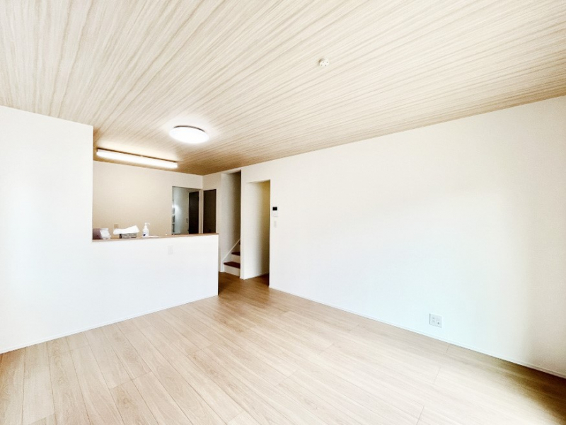 ���̑����ρ@�ΖʃL�b�`�������r���O�C���K�i���̗p�������r���O�͉Ƒ����J�[�܂��Ԃł��I