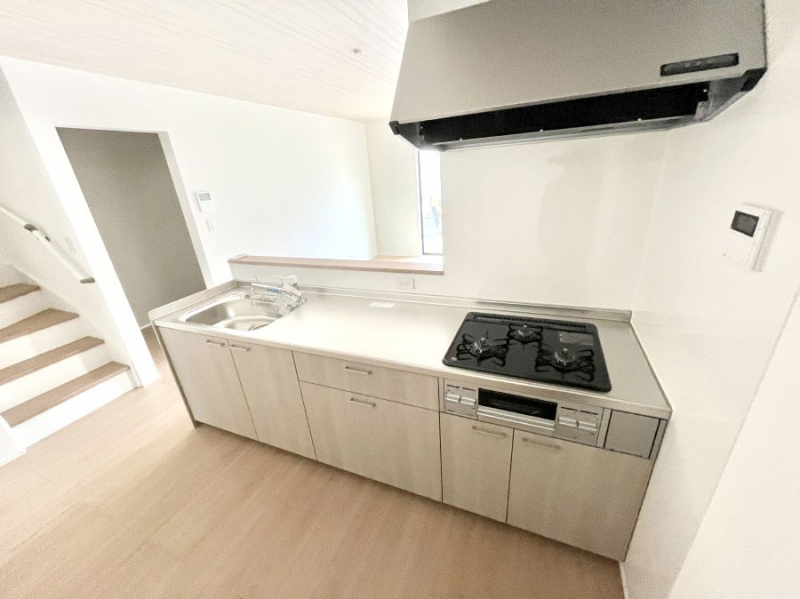 �L�b�`���@���������Ȃ���ł����Ƒ��Ƃ̉�b���y���߂�ΖʃL�b�`��