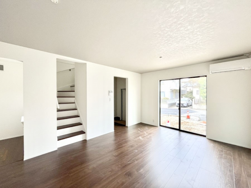 ���r���O�@���r���O�K�i���Ƒ��̏Ί�Ɖ�b���Ȃ��ł���܂�  