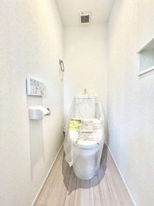 �g�C���@�g�C����1�K��2�K���ꂼ��ɔz�u����Ă��ĂƂĂ��֗��ł��B 