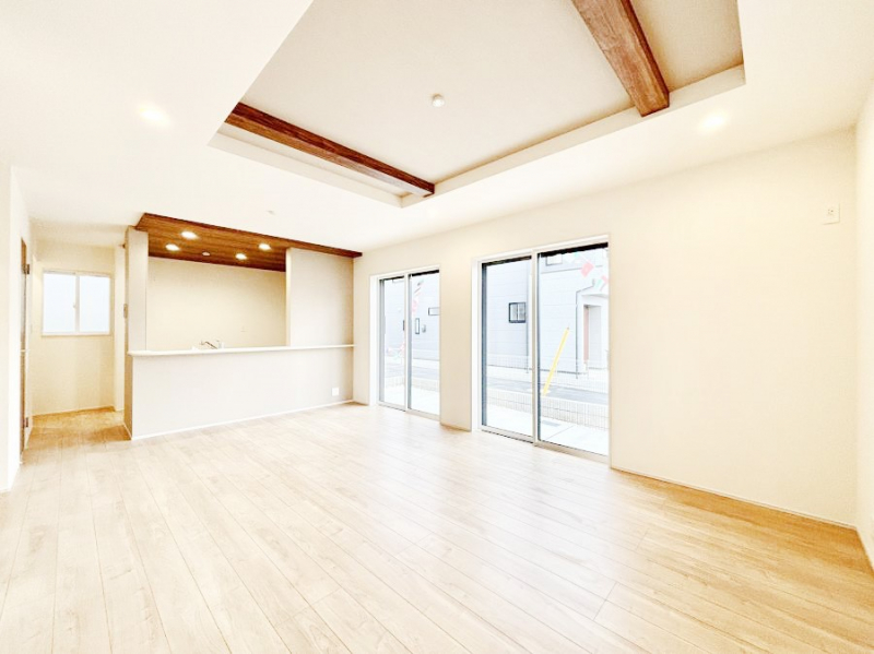 ���̑����ρ@�Ƒ��̏Ί炪���R�Ɛ��܂�Ă���A����ȕ��͋C�̃_�C�j���O�Ɏd�オ���Ă��܂��B