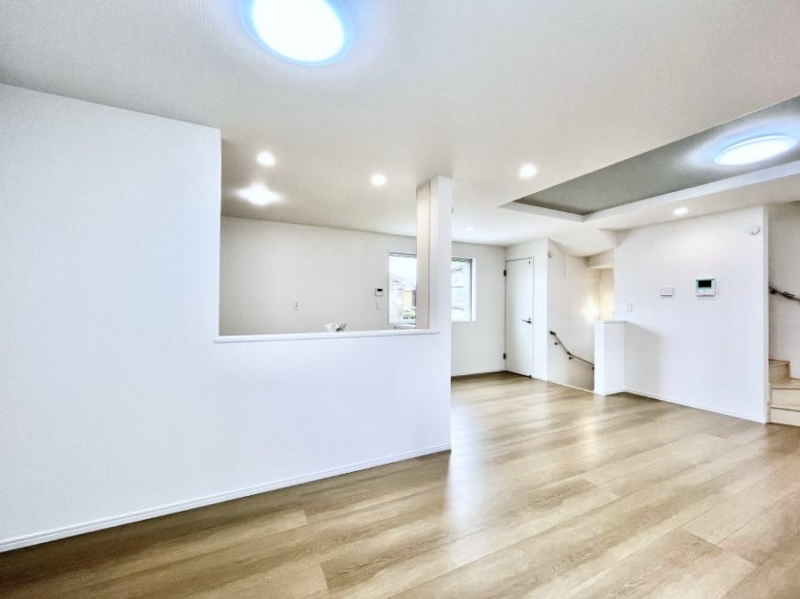 ���̑����ρ@�Ƒ��̏Ί炪���R�Ɛ��܂�Ă���A����ȕ��͋C�̃_�C�j���O�Ɏd�オ���Ă��܂��B
