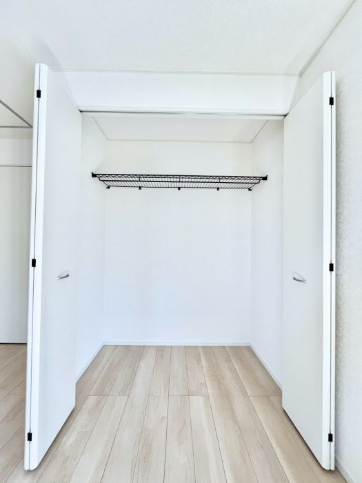 ���[�@�m���̃N���[�[�b�g�B���s��������̂Ō���̈ߗނ�����������܂�܂��B