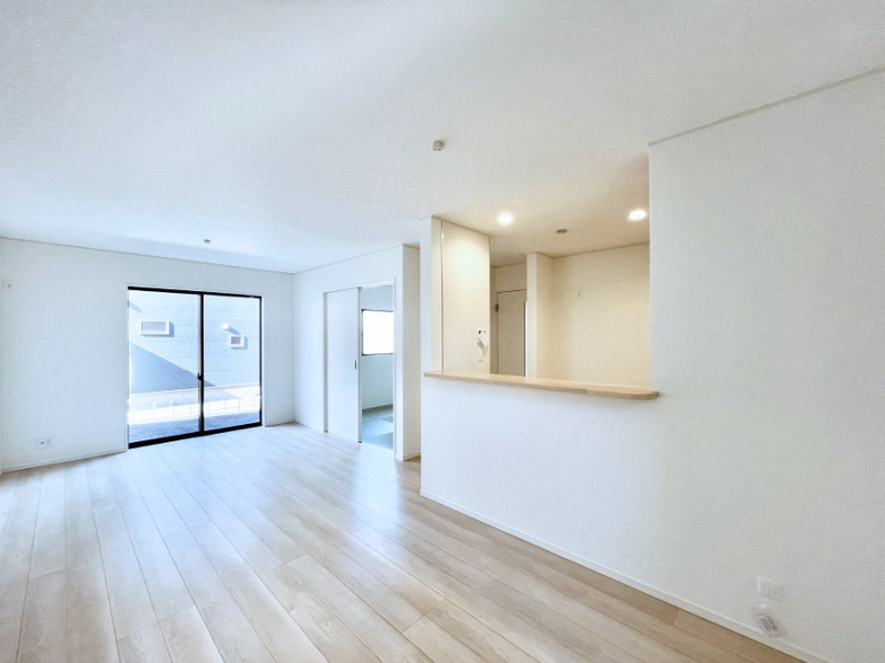 ���̑����ρ@�Ƒ��̏Ί炪���R�Ɛ��܂�Ă���A����ȕ��͋C�̃_�C�j���O�Ɏd�オ���Ă��܂��B