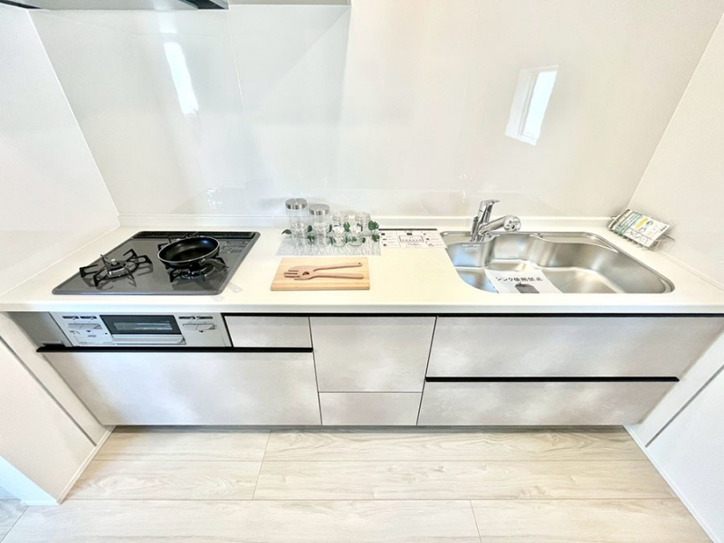 �L�b�`���@���������Ȃ���ł����Ƒ��Ƃ̉�b���y���߂�ΖʃL�b�`��