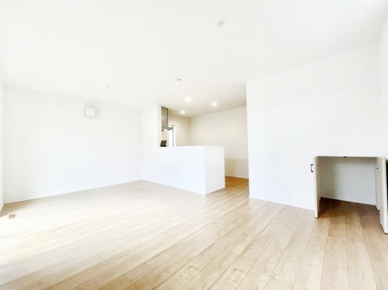 ���̑����ρ@�Ƒ��̏Ί炪���R�Ɛ��܂�Ă���A����ȕ��͋C�̃_�C�j���O�Ɏd�オ���Ă��܂��B