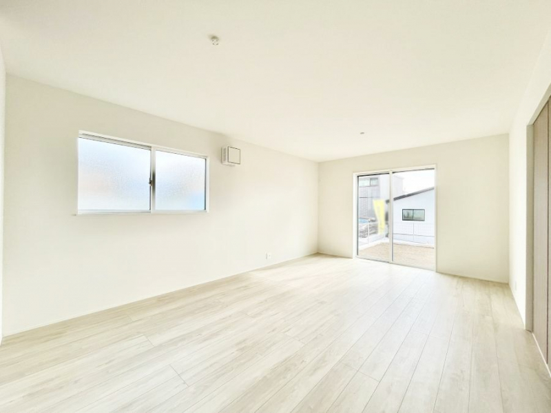 ���r���O�@�傫�ȑ����炽���Ղ�̗z���ƕ����������郊�r���O