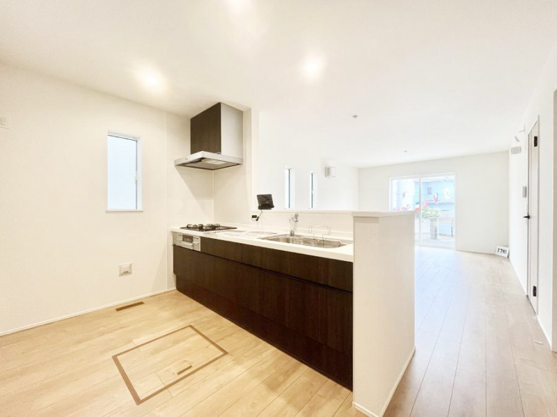 �L�b�`���@���������Ȃ��炲�Ƒ��Ƃ̉�b���y���߂�ΖʃJ�E���^�[�L�b�`��