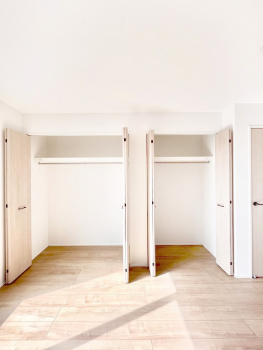 ���[�@�m���̃N���[�[�b�g�B���s��������̂Ō���̈ߗނ�����������܂�܂��B