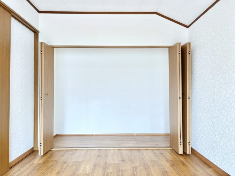 ���[�@�m���̃N���[�[�b�g�B���s��������̂Ō���̈ߗނ�����������܂�܂��B