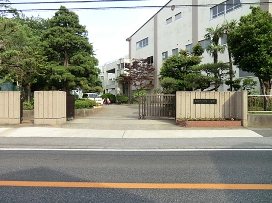 ���ӊ��@���w�Z 180m �D���s����{���w�Z