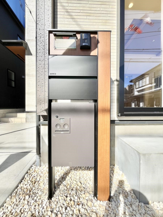 ���̑��@�\�D�E�C���^�[�z���E�|�X�g�E��z�a�n�w���ЂƂɏW��B�G���g�����X�ɂȂ��ރV���v���f�U�C���B