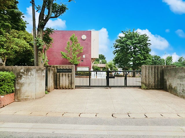 ���ӊ��@���w�Z 2000m �l�X���s���l�X�����w�Z