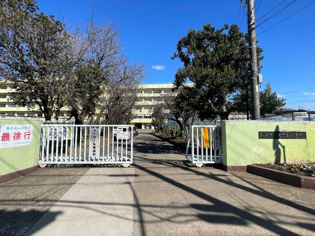 ���ӊ��@���w�Z 550m �D���s���匊�k���w�Z