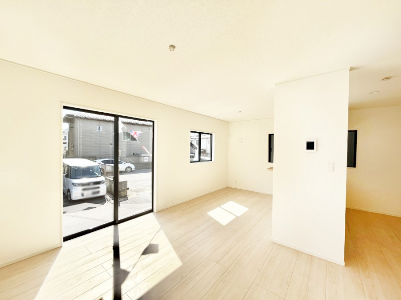 ���̑����ρ@�Ƒ��̏Ί炪���R�Ɛ��܂�Ă���A����ȕ��͋C�̃_�C�j���O�Ɏd�オ���Ă��܂� 