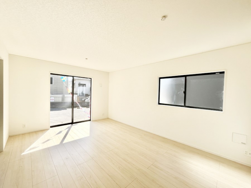 ���r���O�@�傫�ȑ����炽���Ղ�̗z���ƕ����������郊�r���O