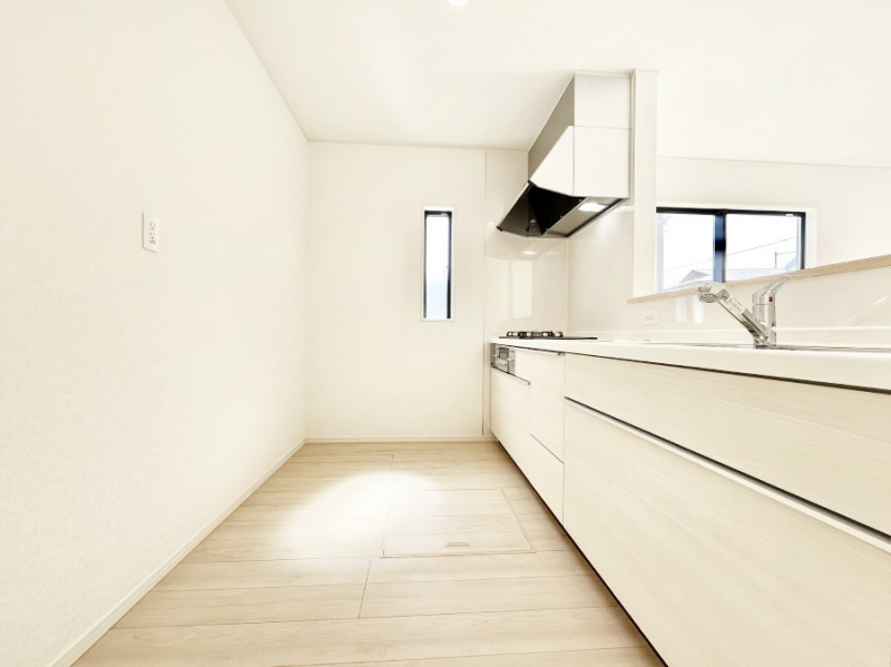 �L�b�`���@�u�₩�ȕ����ʂ蔲����L�b�`���B��������̂Ŗ��邭���C�ɂ��𗧂��܂��B