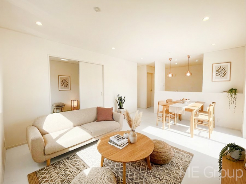 ���r���O�@�Ƒ��̘a�₩�ȉ�b���������Ă������B�J�����̂��郊�r���O�ł��@���Ƌ��CG�ł�