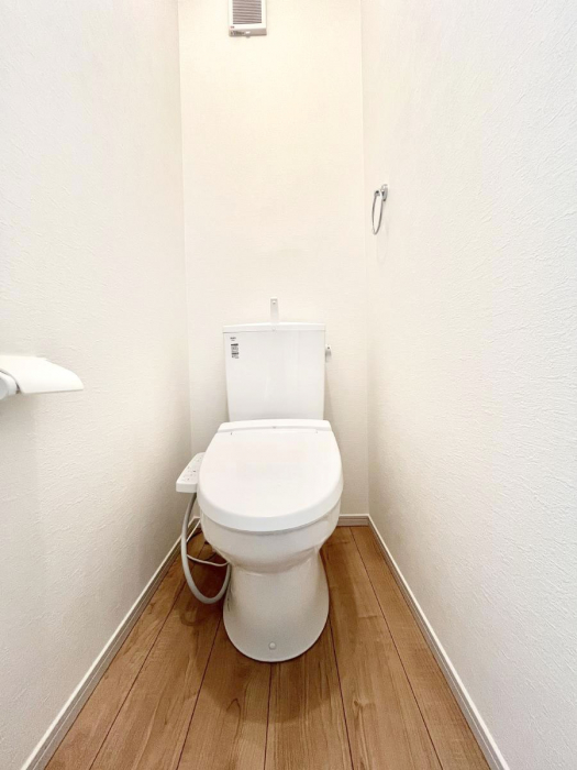 �g�C���@�g�C����1�K��2�K���ꂼ��ɔz�u����Ă��ĂƂĂ��֗��ł��B 