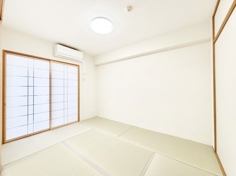 ���̑����ρ@���r���O�Ɨׂ荇���Ă���a���B�ق��ƈꑧ�ł���a�̋�Ԃ��Y�ꂸ�ɁB   