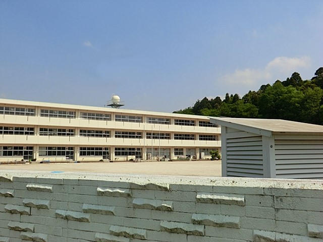 ���ӊ��@���w�Z 650m ���X�k���w�Z