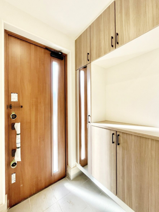 ���ց@���ʔ��͂��Ƒ��̎ʐ^��G�߂̃C���e���A�ŏ���I�Ƃ��ĉ��o�ł��܂�