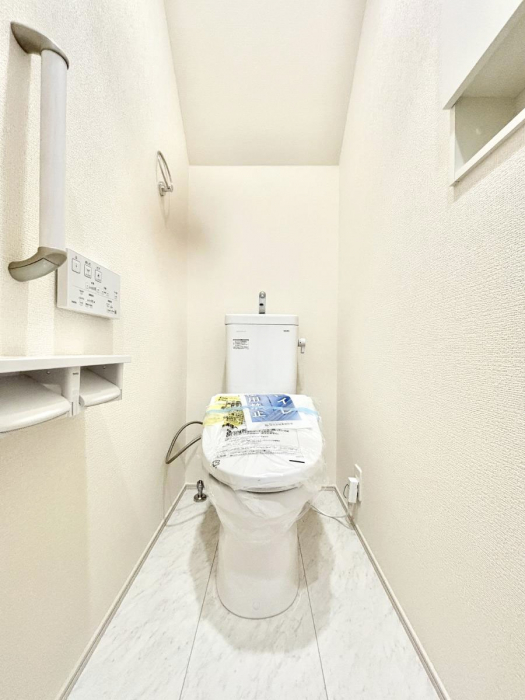 �g�C���@�g�C����1�K��2�K���ꂼ��ɔz�u����Ă��ĂƂĂ��֗��ł��B 