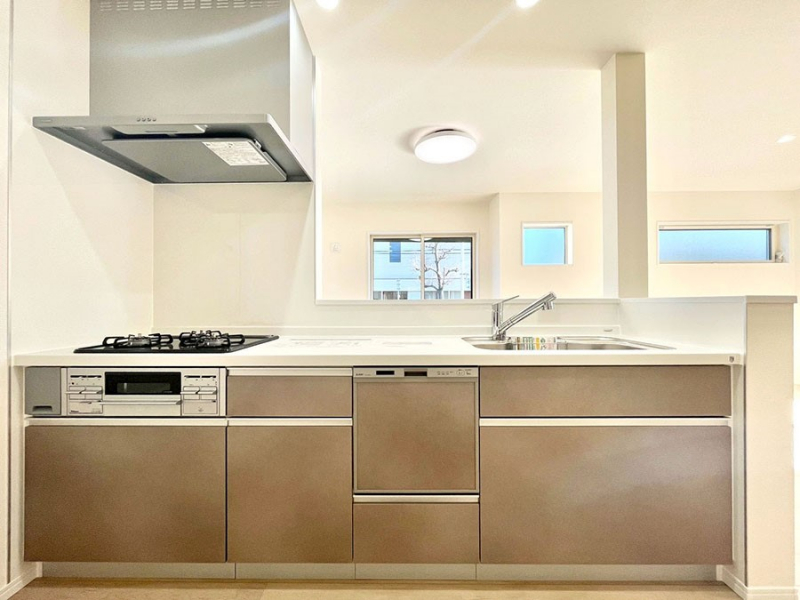 �L�b�`���@���������Ȃ���ł����Ƒ��Ƃ̉�b���y���߂�ΖʃL�b�`��