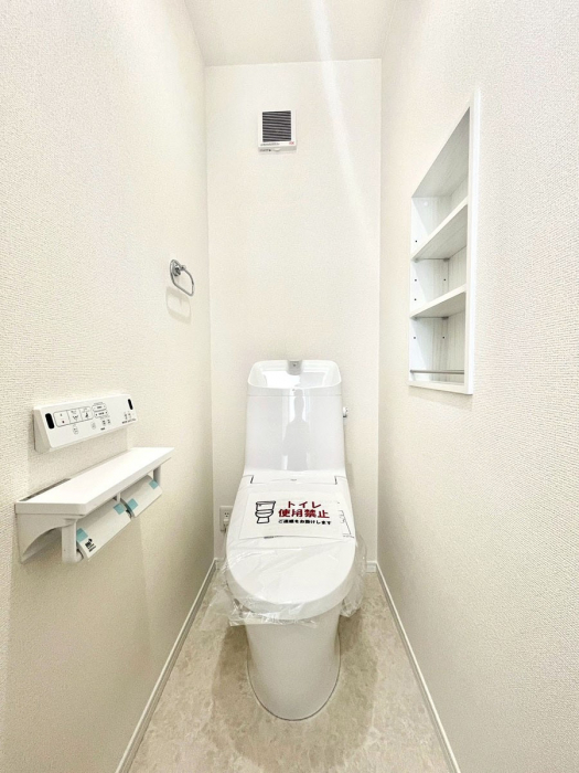 �g�C���@�g�C����1�K��2�K���ꂼ��ɔz�u����Ă��ĂƂĂ��֗��ł��B 