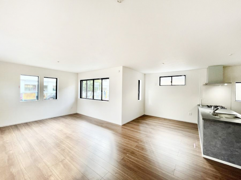 ���r���O�@�Ƒ��c���̎��Ԃ����������Ȃ��났�̃��r���O�_�C�j���O�B   